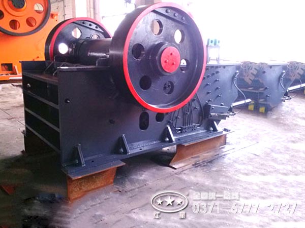 液压保护鄂式破石机 液压保护鄂式破石机