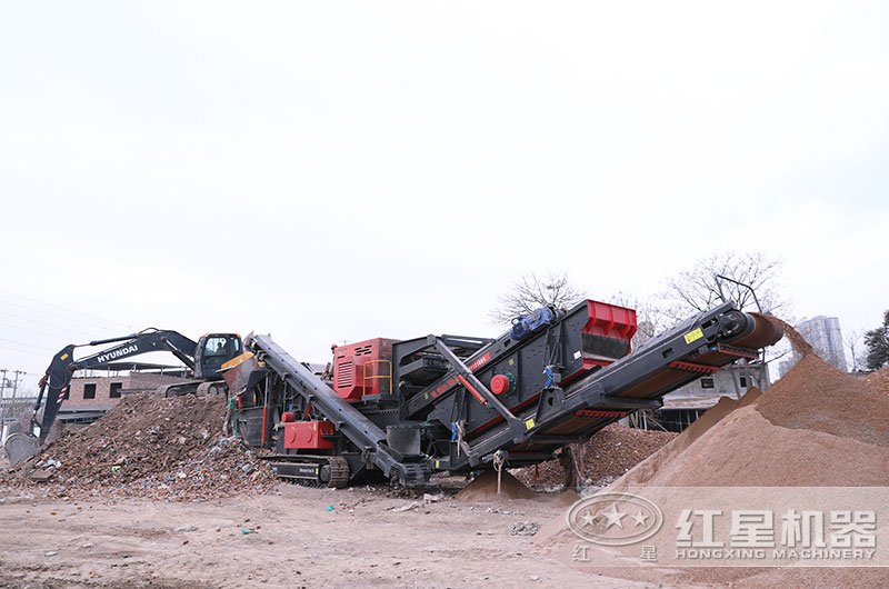履带式移动破碎机工作现场图片 履带式移动破碎机工作现场图片