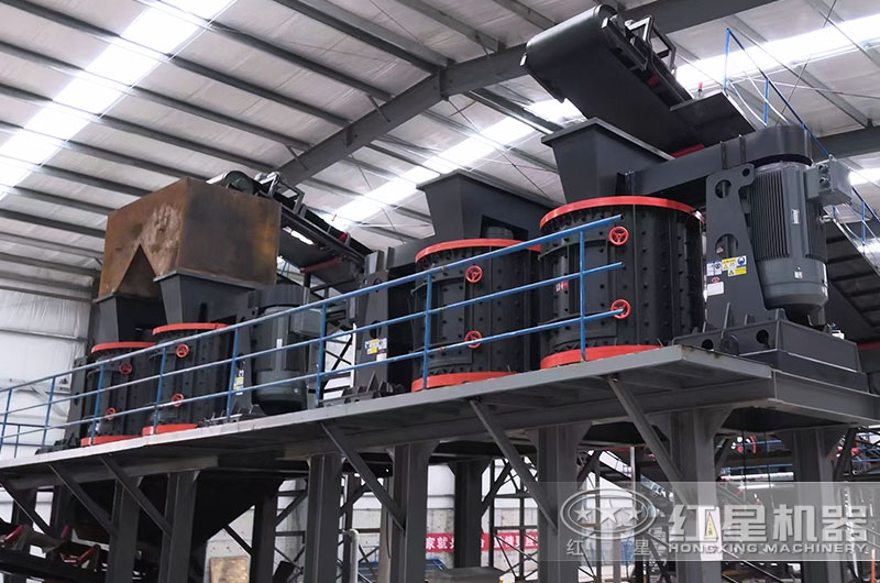 多台复合式破碎机联合作业 多台复合式破碎机联合作业