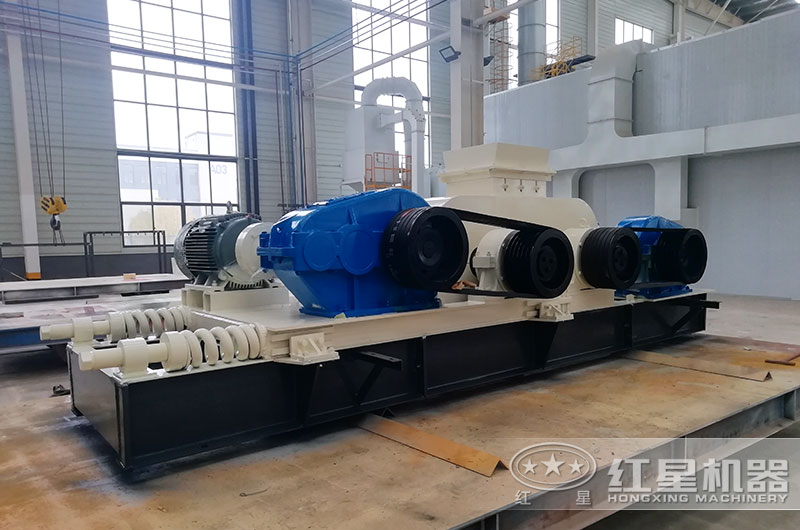 大型全液压对辊制砂机车间实拍 大型全液压对辊制砂机车间实拍