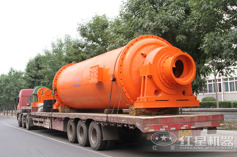 球磨机现货直接发往客户现场 球磨机现货直接发往客户现场