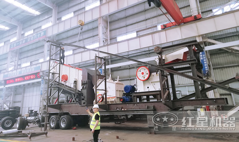 冰球突破机器移动制砂机生产车间 冰球突破机器移动制砂机生产车间