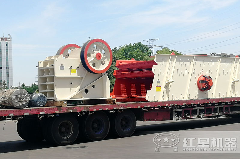 时产80吨破碎机装车发货现场 时产80吨破碎机装车发货现场