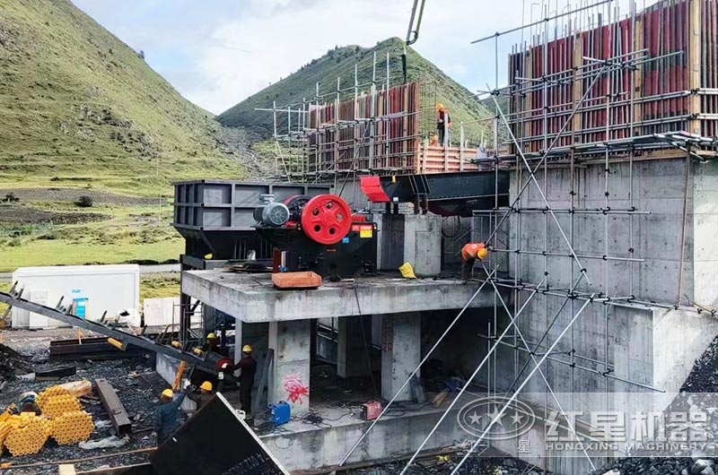 大型鄂破机工作现场图片 大型鄂破机工作现场图片