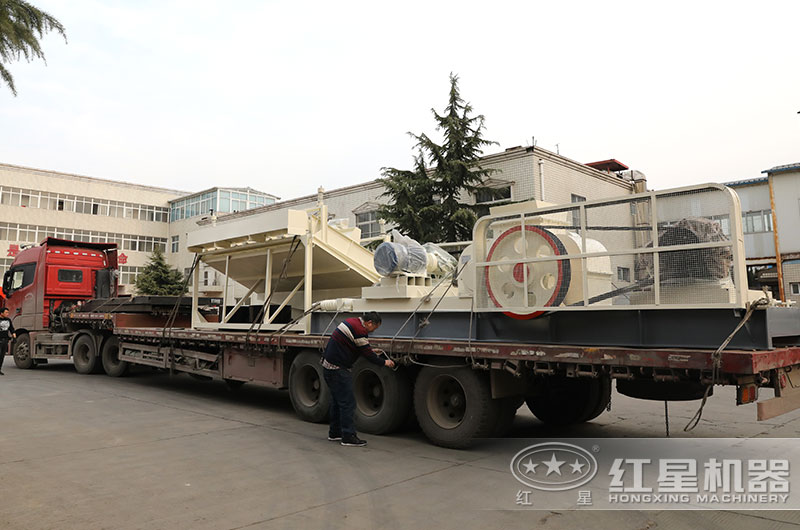 全自动液压对辊制砂机发货现场 全自动液压对辊制砂机发货现场