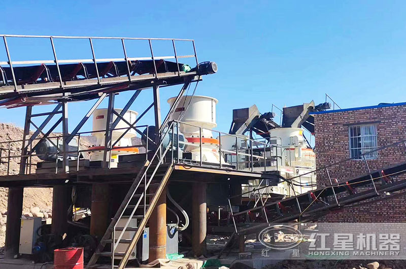 2台设备联合作业,产量高 2台设备联合作业,产量高