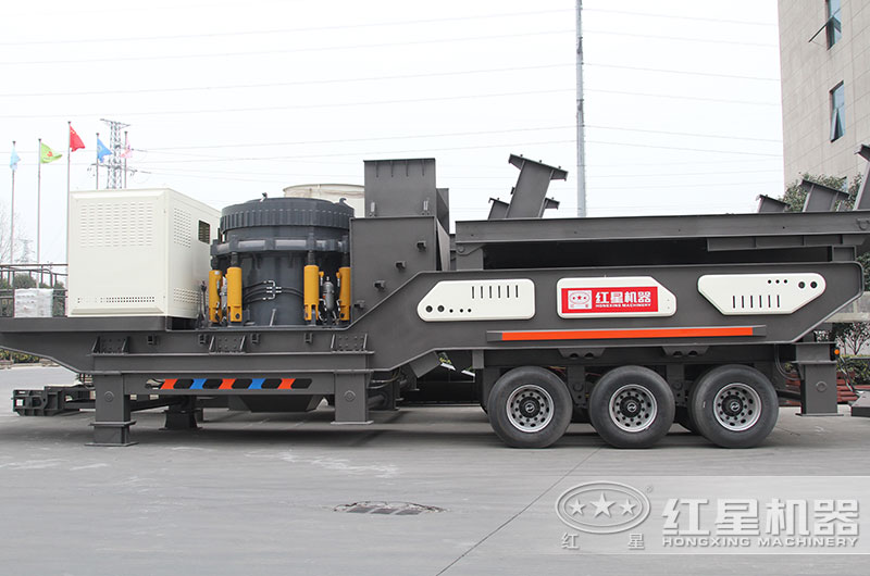 移动式圆锥破碎机图片(轮胎式) 移动式圆锥破碎机图片(轮胎式)