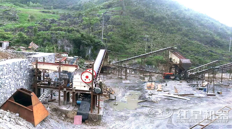 颚式破碎机细碎加工作业现场 颚式破碎机细碎加工作业现场