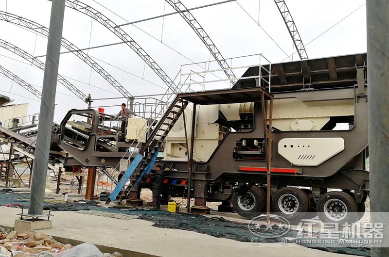 颚式移动破碎站工作现场图片 颚式移动破碎站工作现场图片