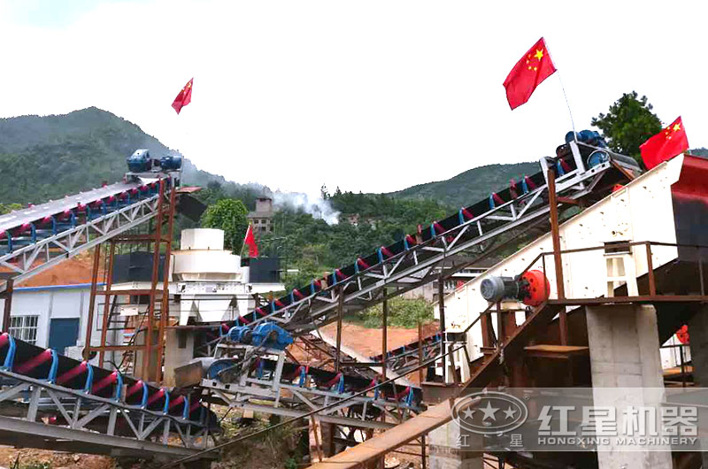 液压制砂机工作现场实拍图 液压制砂机工作现场实拍图