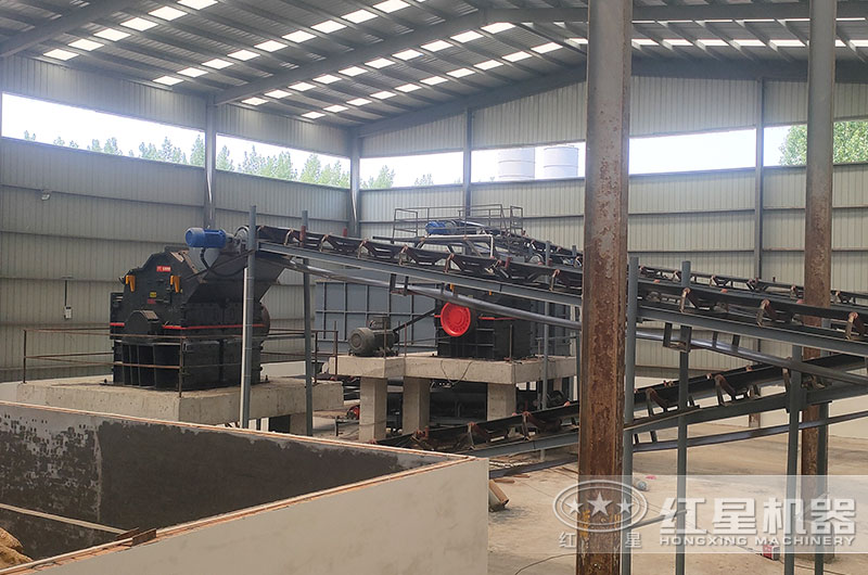 2台细碎机联合作业 2台细碎机联合作业