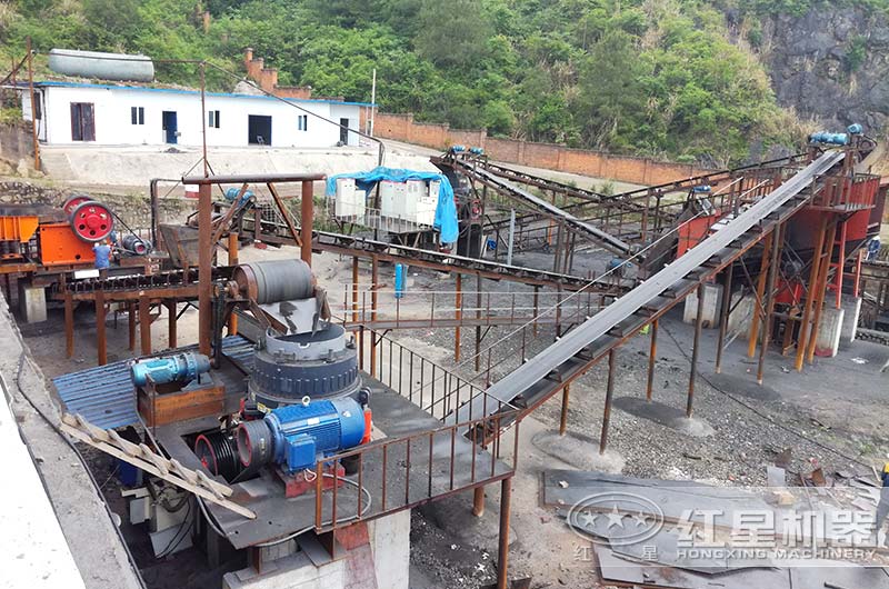 焦炭破碎现场实拍图 焦炭破碎现场实拍图