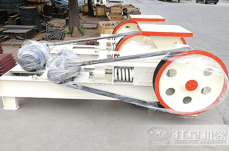 小型液压对辊制砂机图片 小型液压对辊制砂机图片