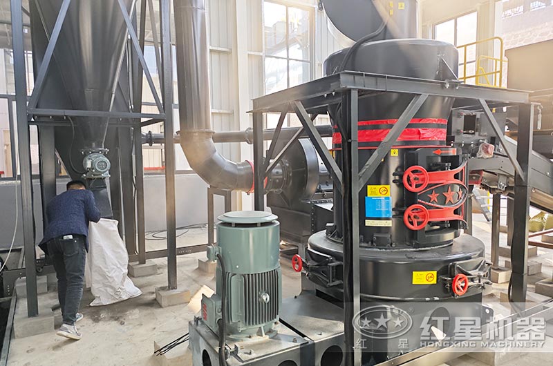 山西客户雷蒙磨粉机工作现场 山西客户雷蒙磨粉机工作现场