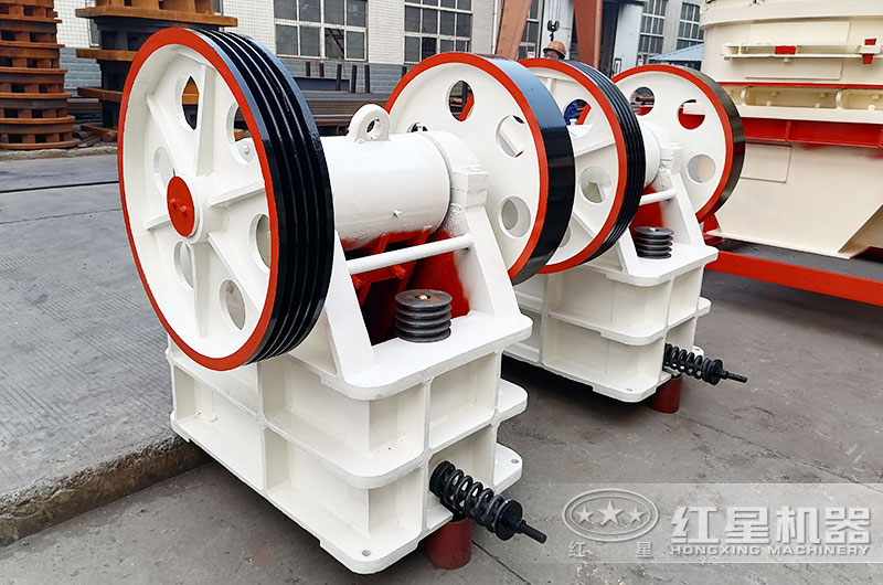 小型颚式粉碎机图片 小型颚式粉碎机图片